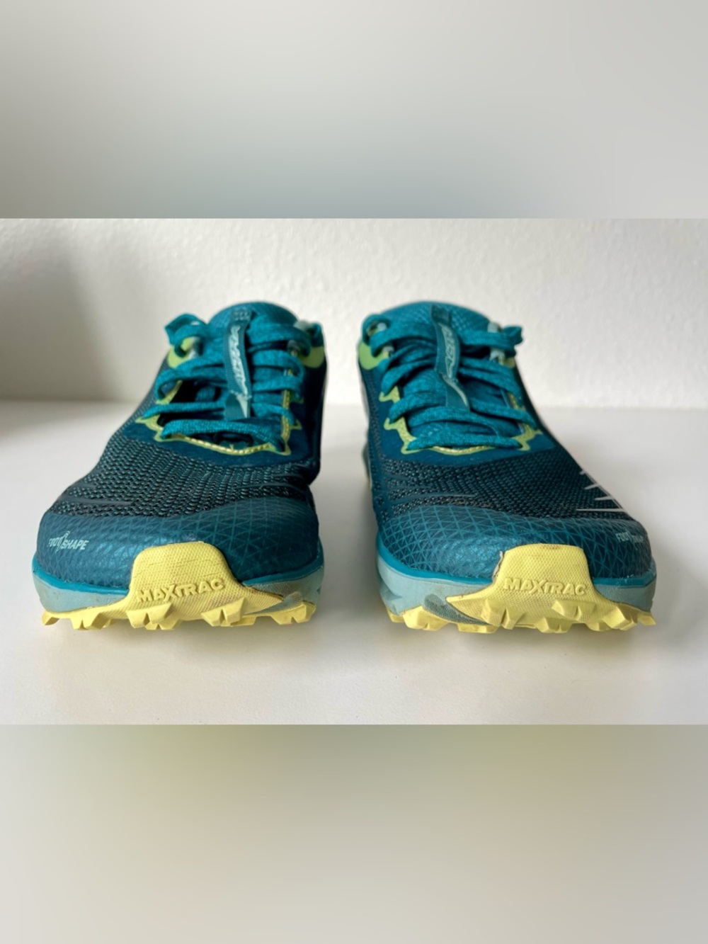 Altra Women's Timp 2 Teal and Yellow Trail Running Shoes Sz 9 - Picture 5 of 8